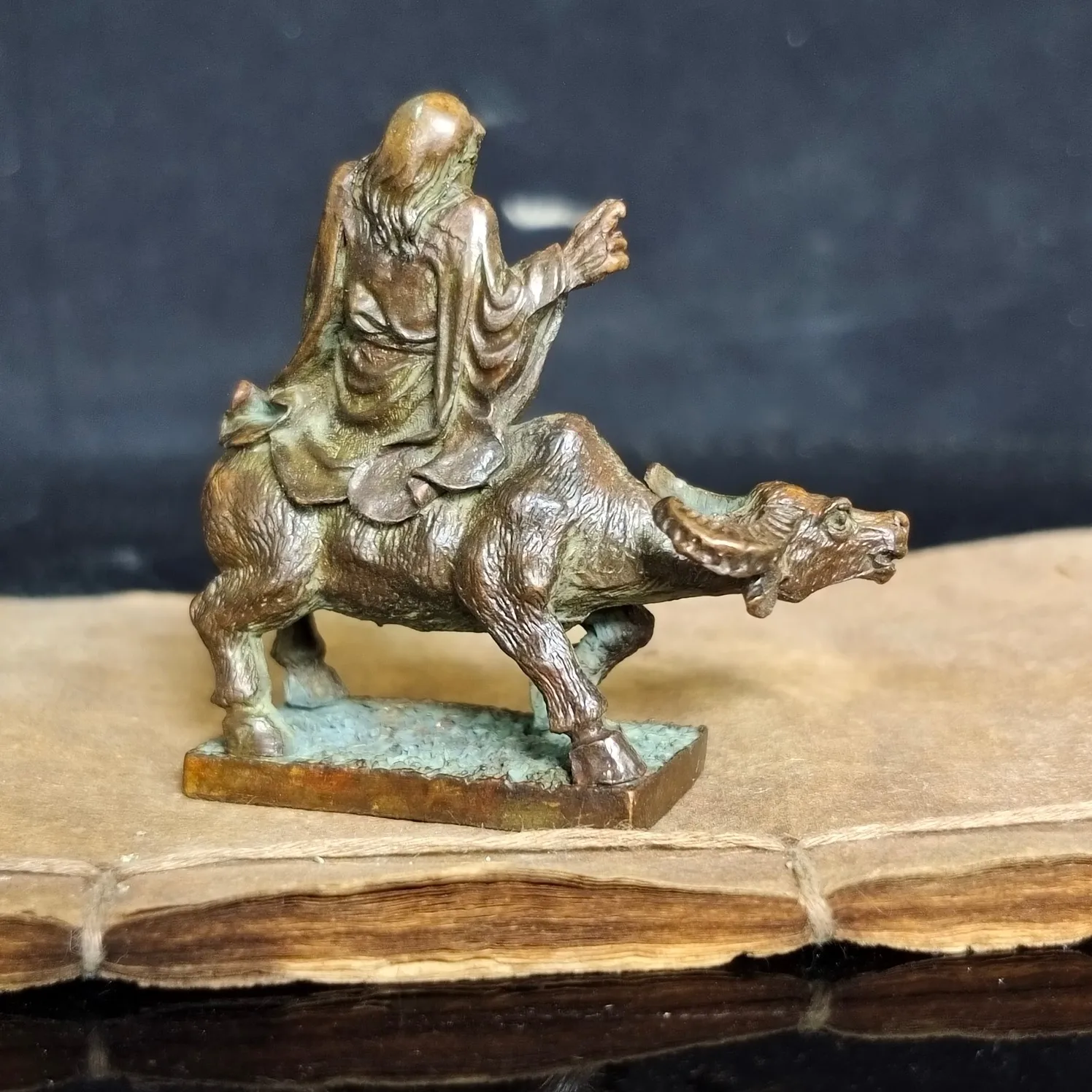 Chinese Lao Tzu Statue Home Decoration Character Sculpture Bronze Lao Tzu Riding Bull Art Sculpture Handicraft Decoration 3