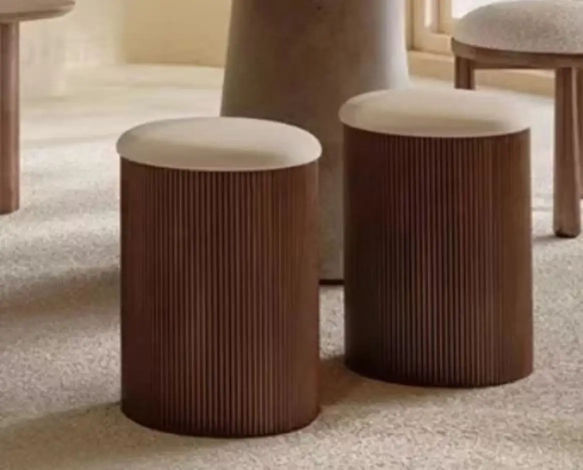 2 round stools