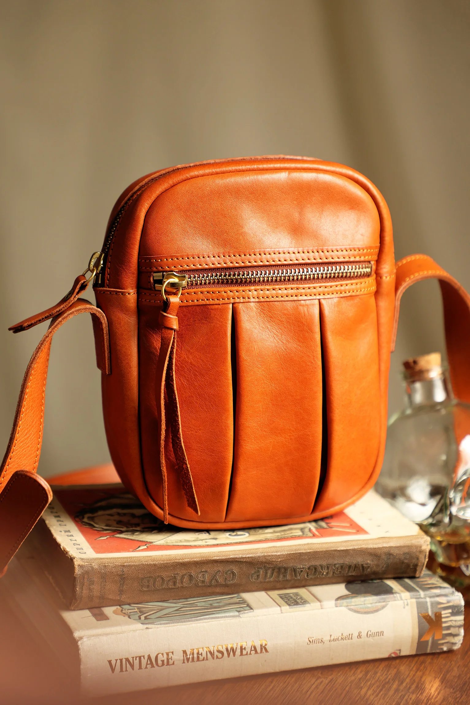 Lässige, tägliche Modedesigner, pflanzlich gegerbtes Rindsleder, kleine Umhängetasche für Herren und Damen, echtes Leder, Handy-Umhängetasche – Detail 12