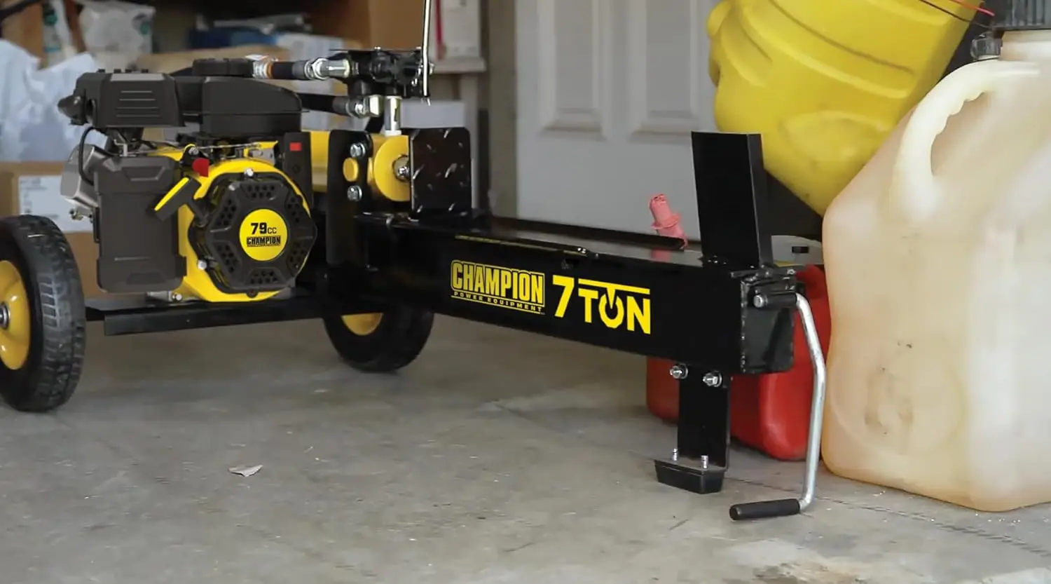 7-Ton Compact Horizontal Gas Log Splitter with Auto Return The Skewed Wedge Improves Splitting Efficiency