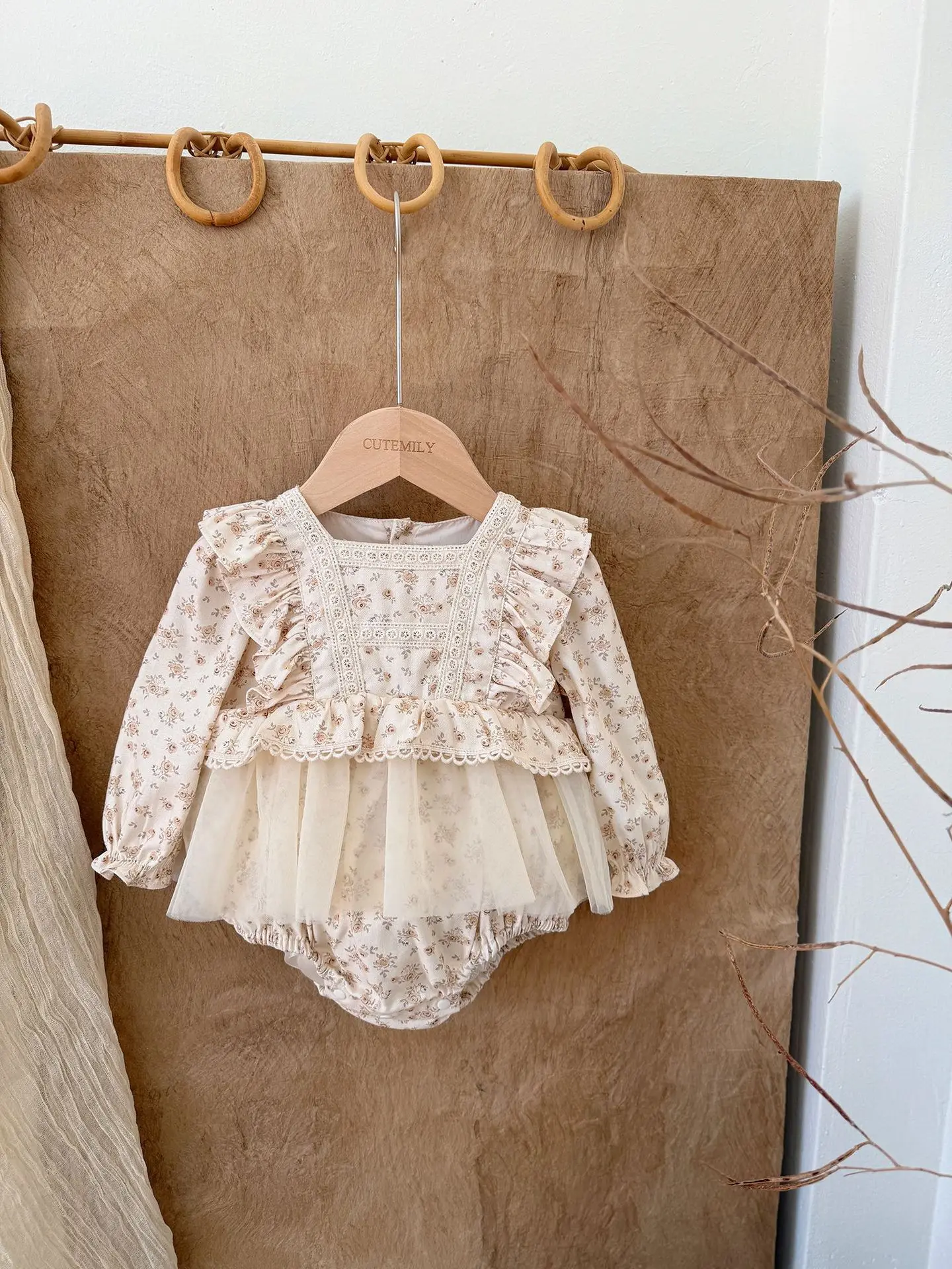 3M-2T Spring Pastorale Style Baby Bodysuit Square Neck Ruffle Tulle Romper for Girls Floral Puff Sleeve Toddler Clothing