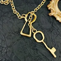 Nouveau collier long clé de mode européenne et américaine 1