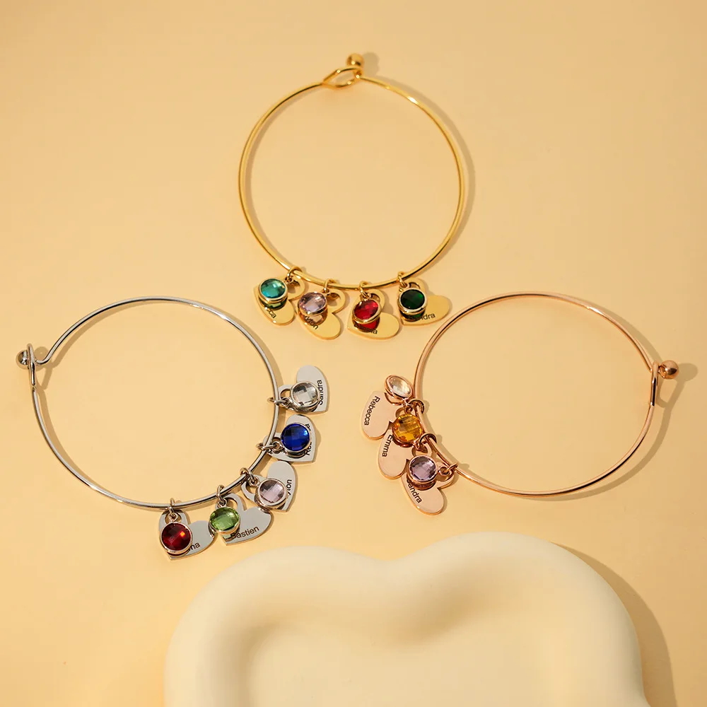 Рисунок 2 - Женский браслет с подвесками и