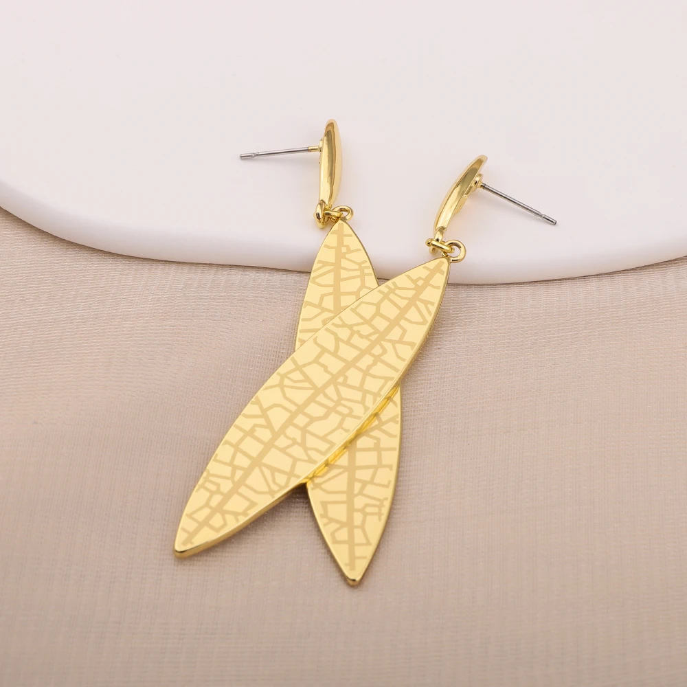 

Dutch Women's Jewelry Charming Earrings Cute and Exquisite Leaf Shaped Accessories Christmas Party Gift