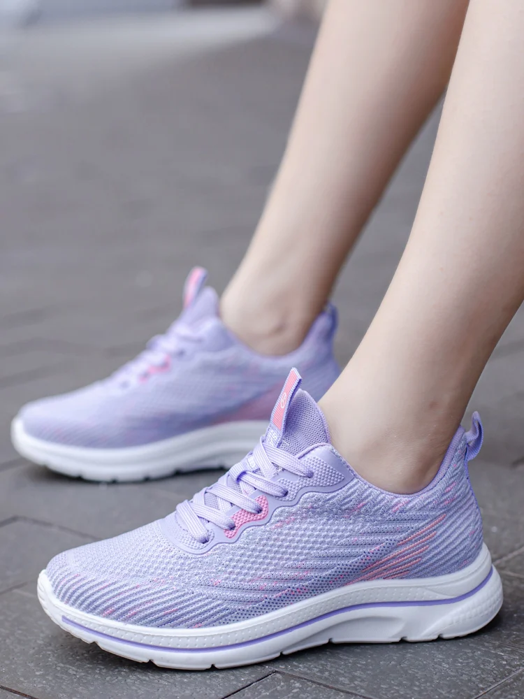 

Spring New Lightweight Sneaker Female Breathe Freely Fly Netting Striding Pair Mother Soft Bottom Shoes Joker Casual Shoes