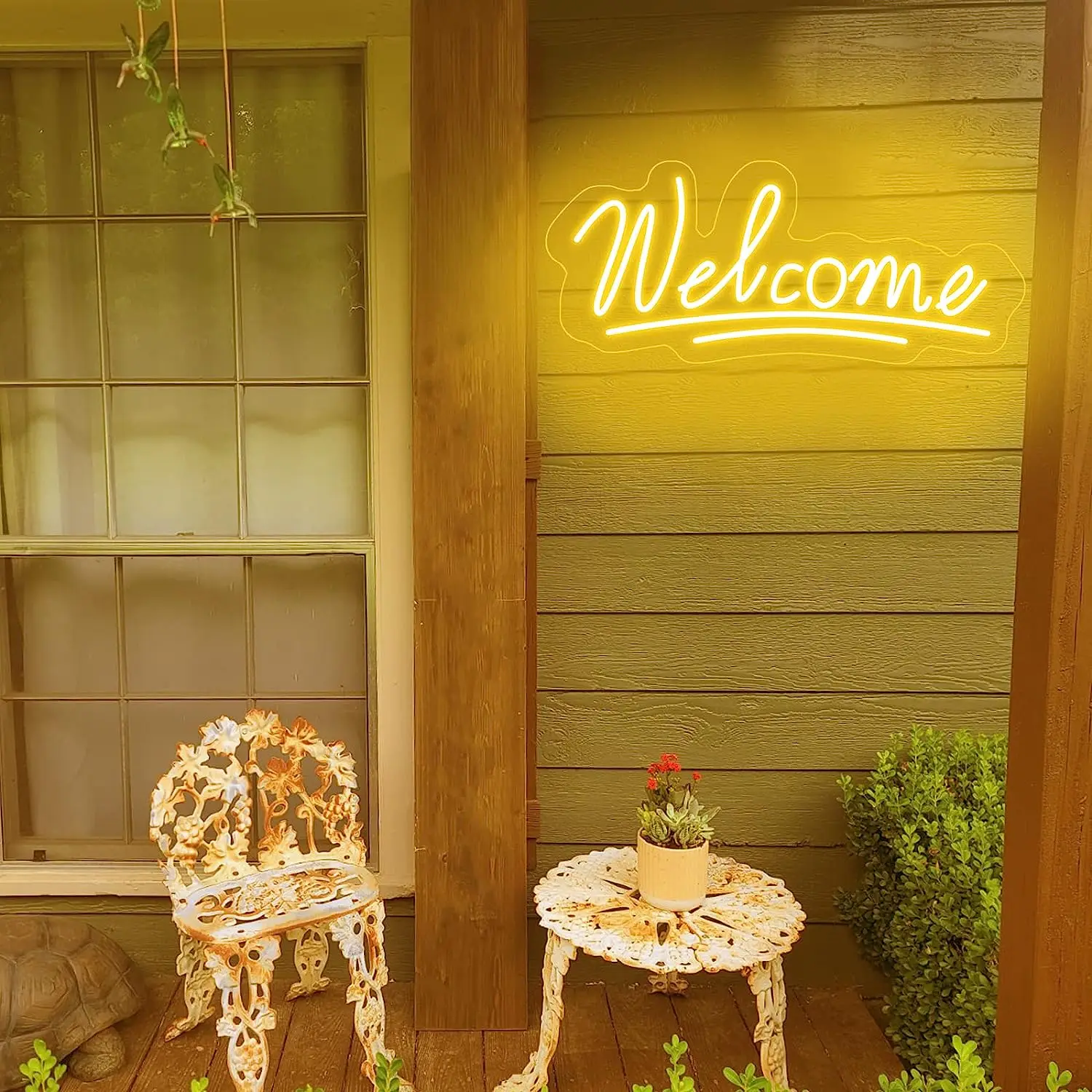 LMSIGNLY Questo è il nostro posto felice segno neon per decorazione da parete, lettere colorate, luce al neon, parole motivative, luce al neon, per aule, soggiorno, casa, decorazione