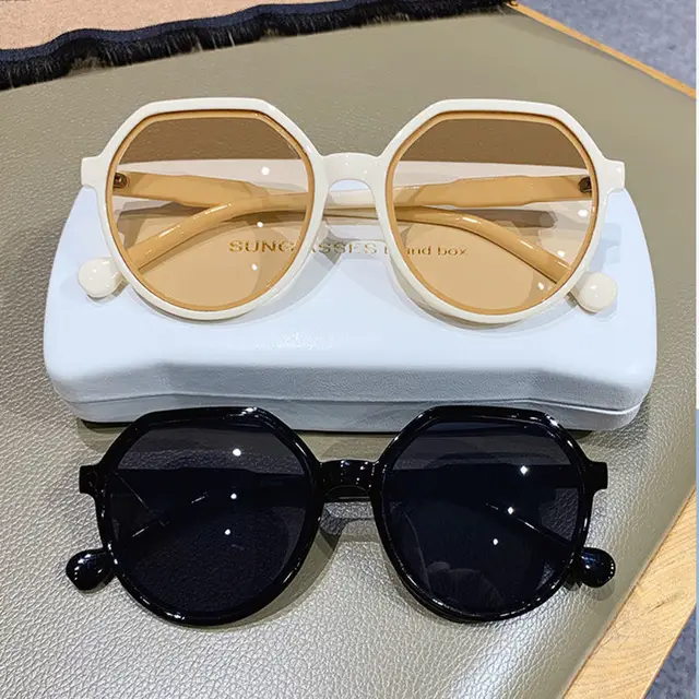Ladies Small Frame Milk Tea White Sunglasses Classic Design Retro Sunglasses Small Face Sunscreen Sunglasses Riding Equipment 2