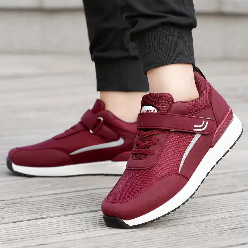 Autumn Women&lsquo;s Breathable Mesh Soft Sole Sports Casual Anti Slip Lightweight Walking Shoes walking shoes