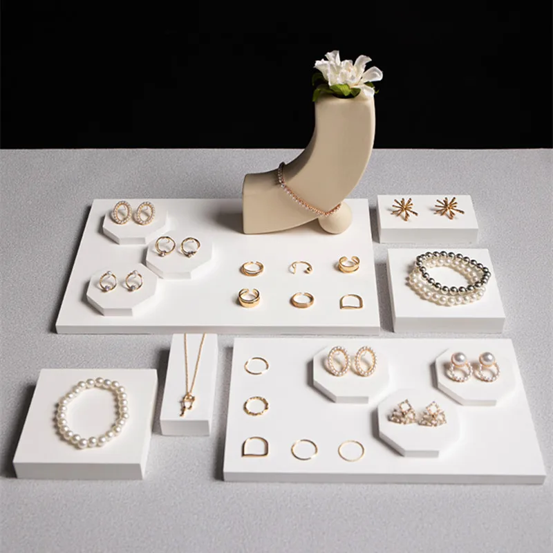 

Jewelry display rack Creative gypsum display rack Ring tray Necklace earring rack Counter jewelry display props