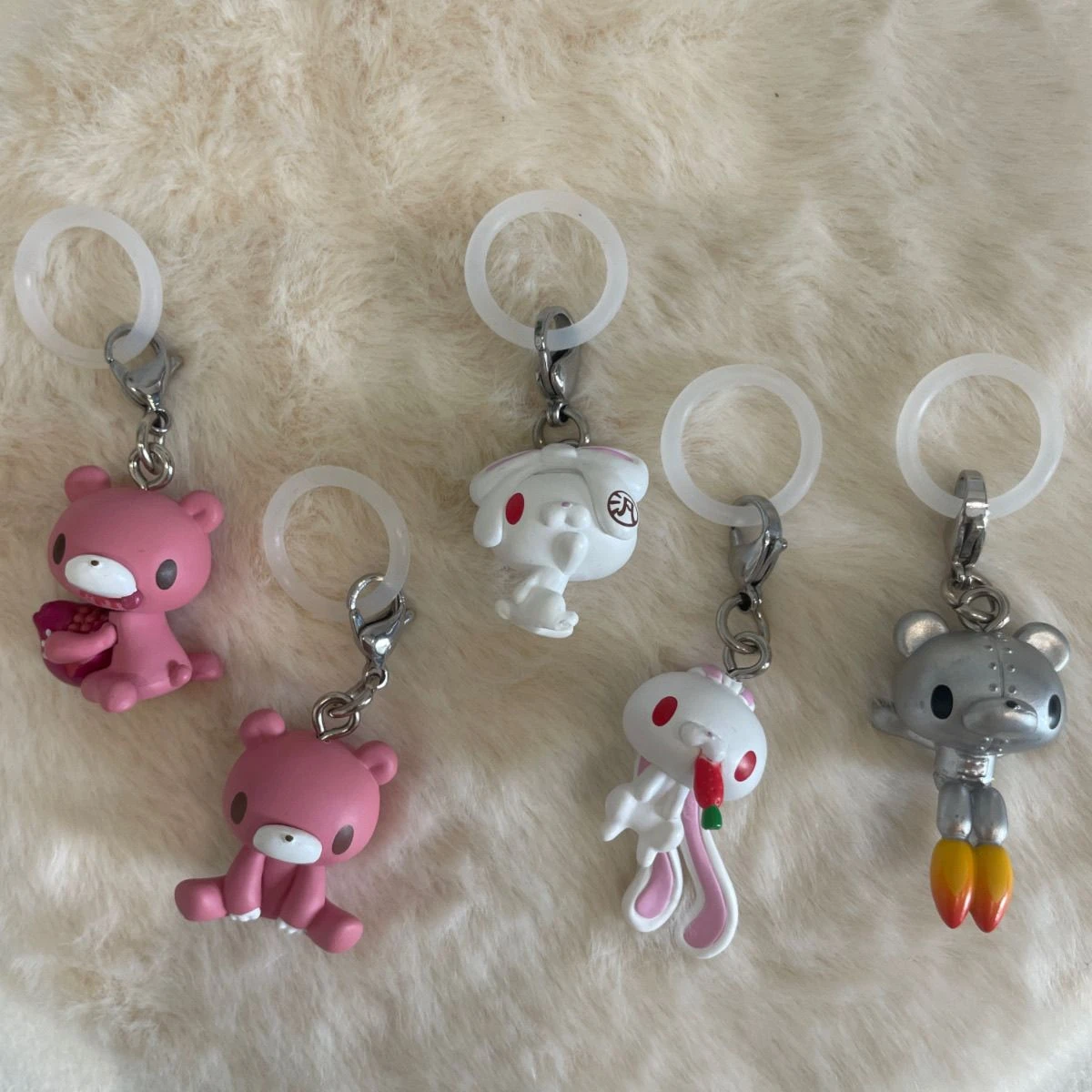 Gloomy Bear Handy-Anhänger aus Legierung, niedlicher Blut-Stil-Anhänger, Rucksack-Taschen-Deko für Harajuku Anime Sammlerstück Geschenk