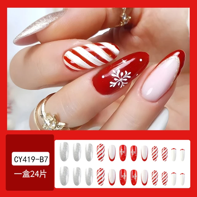 20 White Christmas Nails - A Beauty Edit