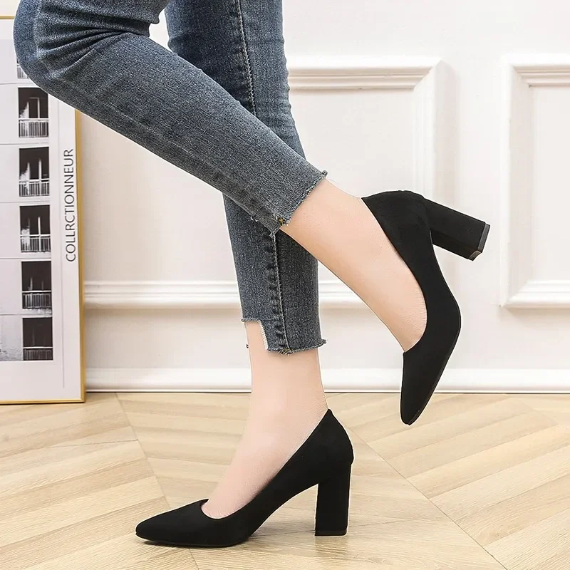 Spring and Autumn 2023 New Simple Banquet Black Women's Shoes Square Heel Sexy Temperament Versatile Single Shoes Women