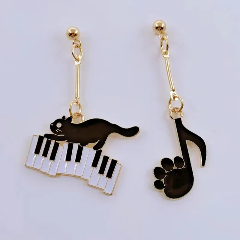 Piano Cat Enamel Earrings Black and White Key Notes Cat Claw Music Score Asymmetric Earrings Jewelry Concert Girl Gift