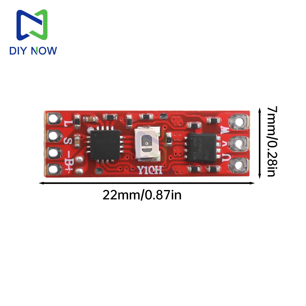 Pack de deux micro ESC sans balais 6A/8A pour drone FPV et mini quad posé à côté d'un moteur 1104 pour échelle