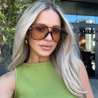 Lunettes de protection mode grand cadre carré femmes lunettes de soleil lentille colorée dégradé lunettes de soleil en plein air lunettes décontractées UV400 3