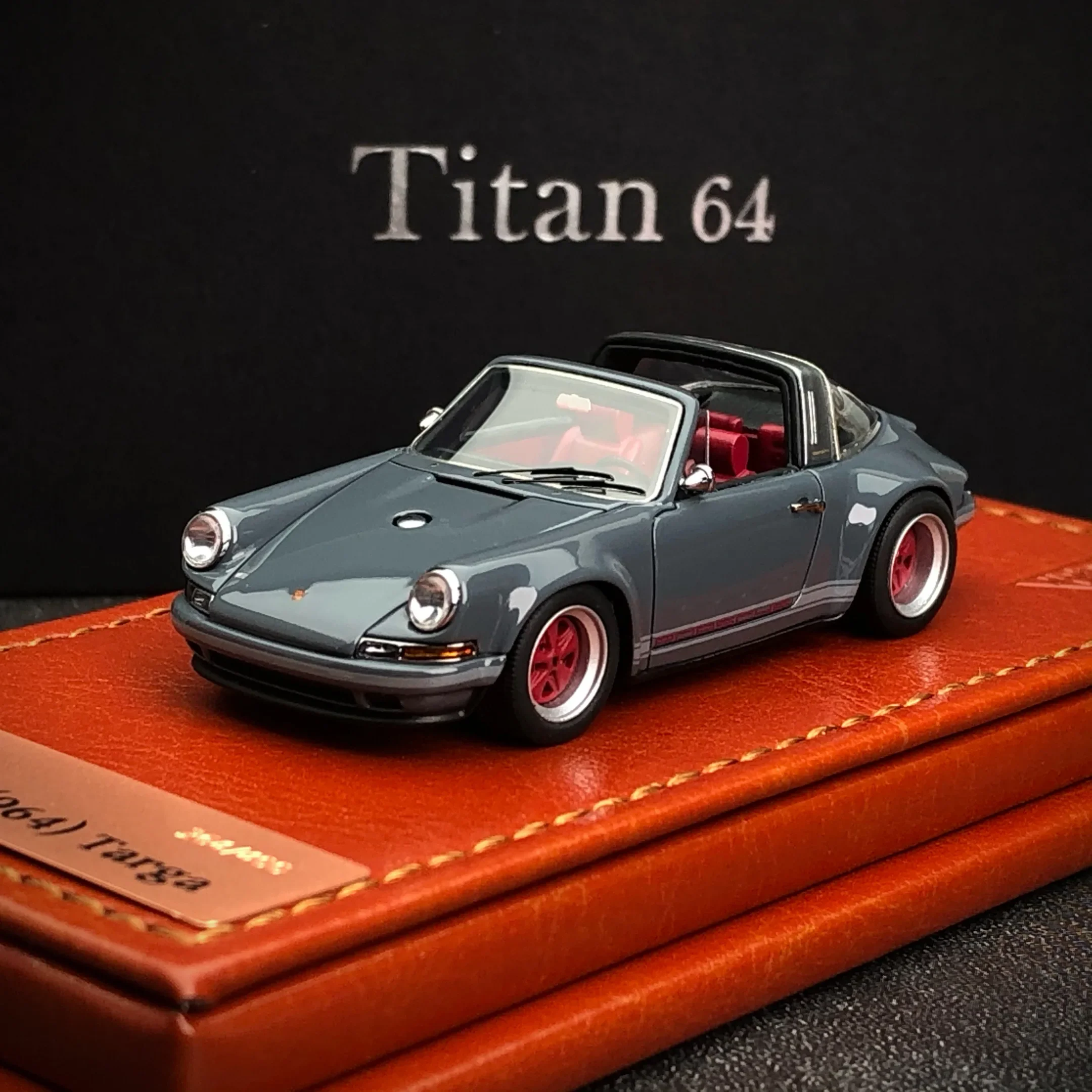 1:64 Porsche Singer 911 964 Targa Resin Collection Static display