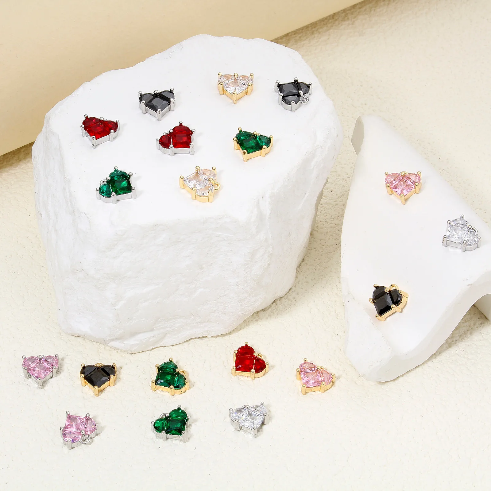 1 Stück Valentinstag-Charms aus Messing und Glas, goldfarben, Herz-Anhänger für die Herstellung von Halsketten, Ohrringen, Schmuck, 11 mm x 10 mm – Detail 6