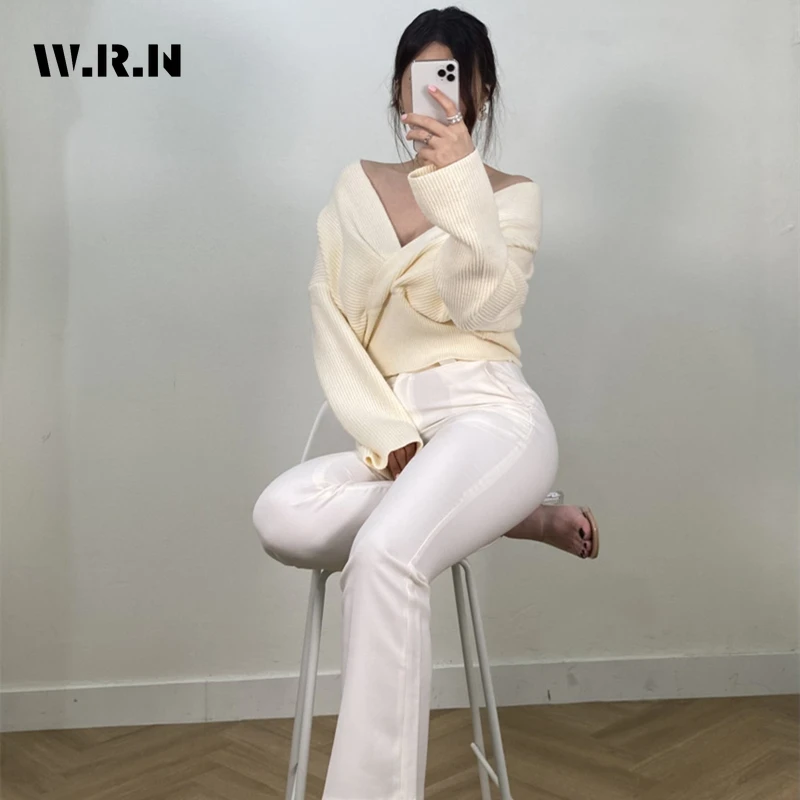 

Женский трикотажный пуловер с V-образным вырезом и длинным рукавом