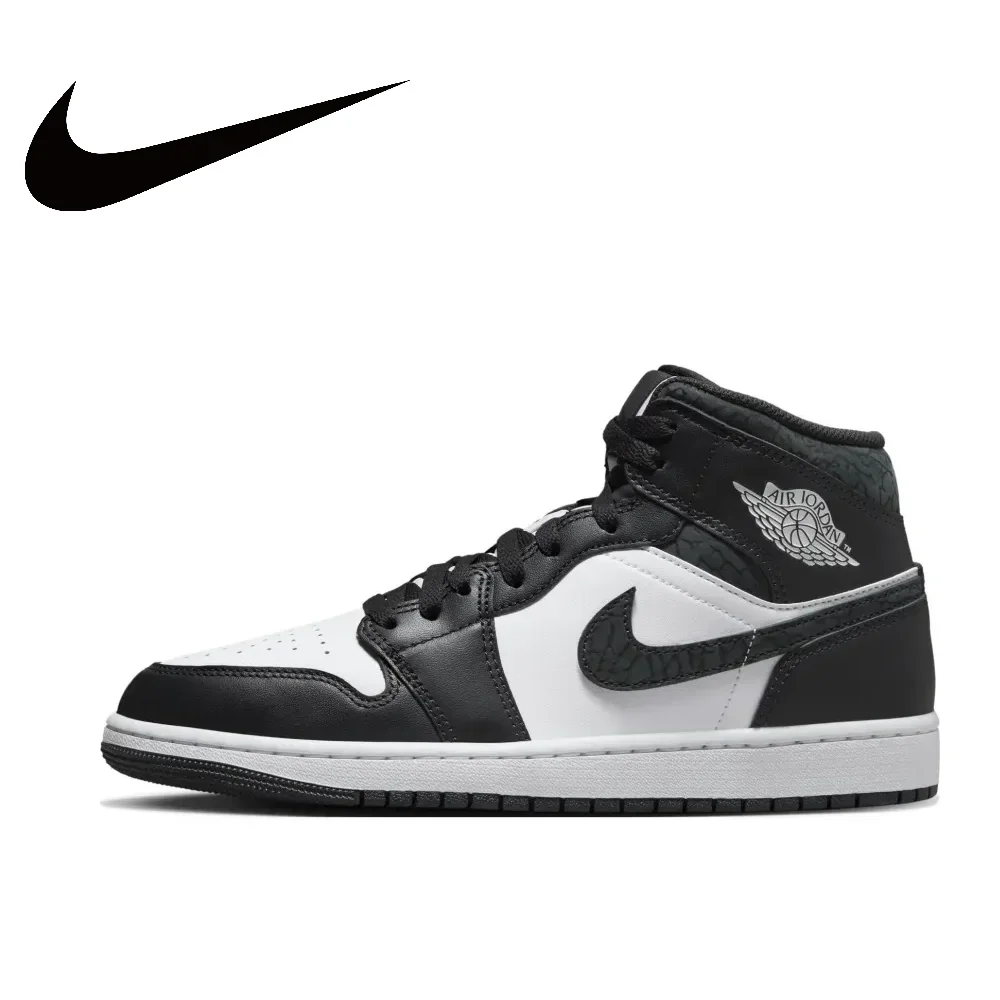 thumbnail image 1 of Zapatillas de baloncesto clásicas Nike Air Jordan 1 Retro Mid "Light Smoke Grey" para hombre y mujer, 1 of 5