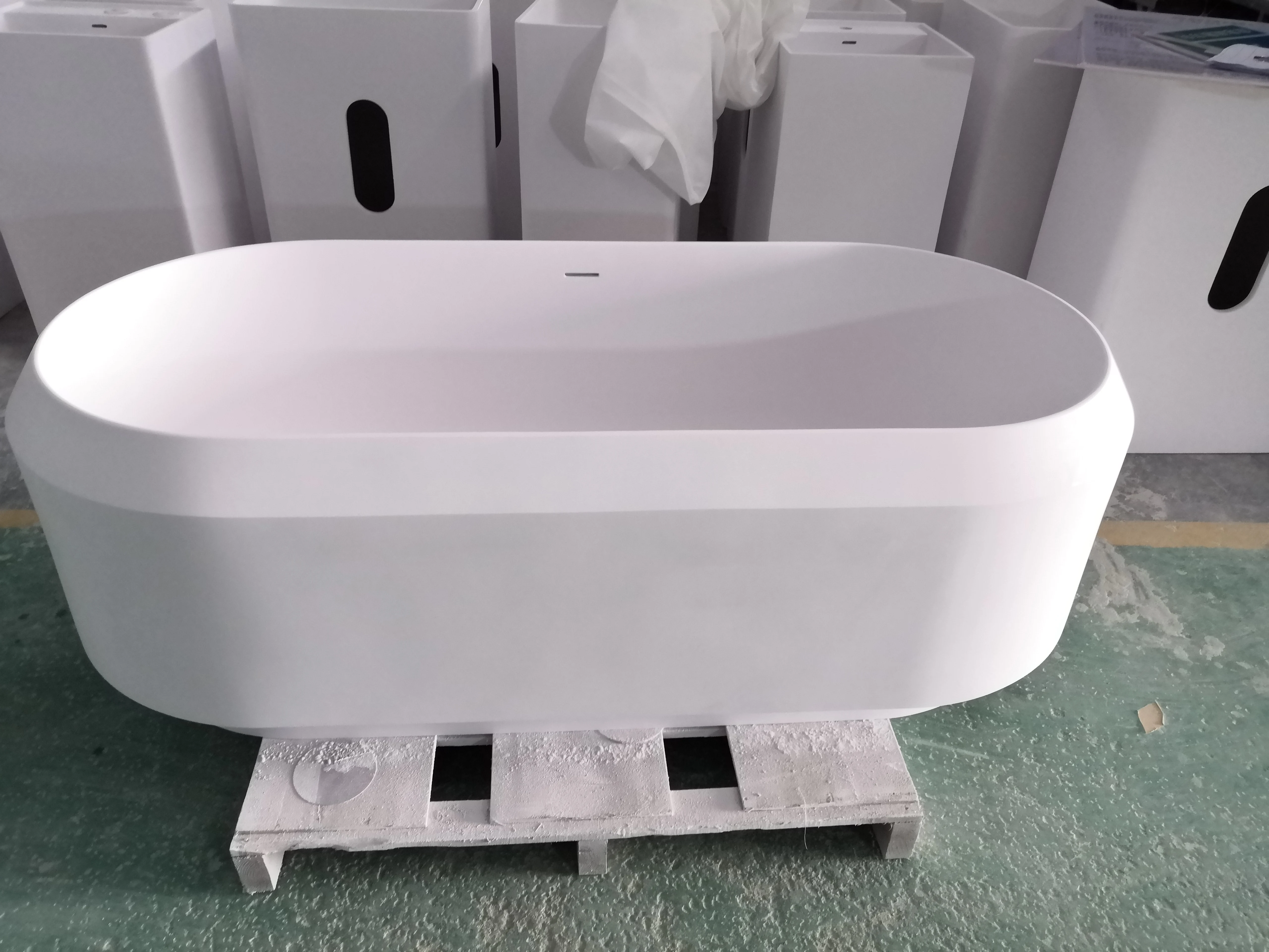 Free Standing Bathtub Hotel Bathroom Indoor Solid Surface Oval Adult Acrylic Free Standing Soaking Bath Tub Stone Bathtub Marbl