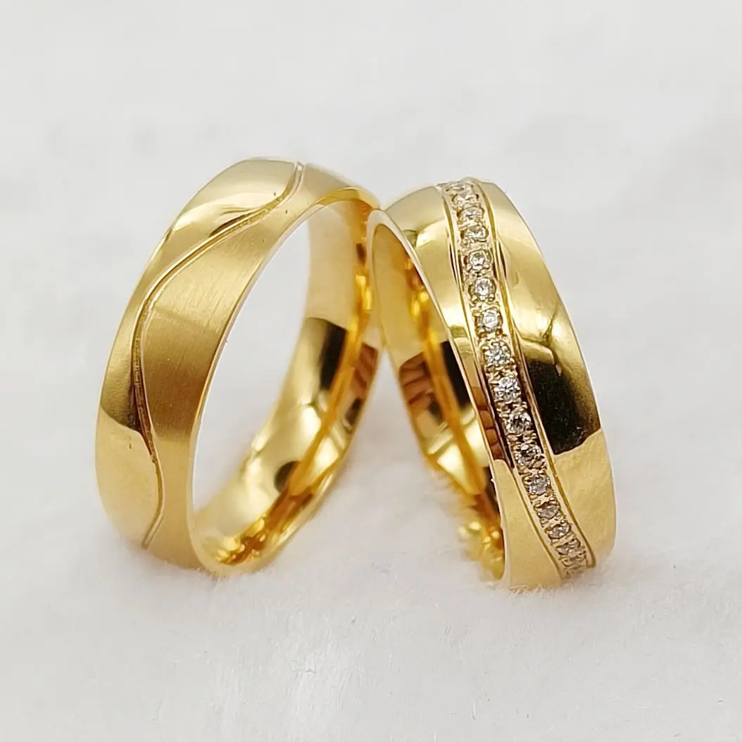 

Designer Wedding Rings For Men And Women High Quality 18k Gold Plated Stainless Steel jewelry Lovers Couples Ring joyas de oro