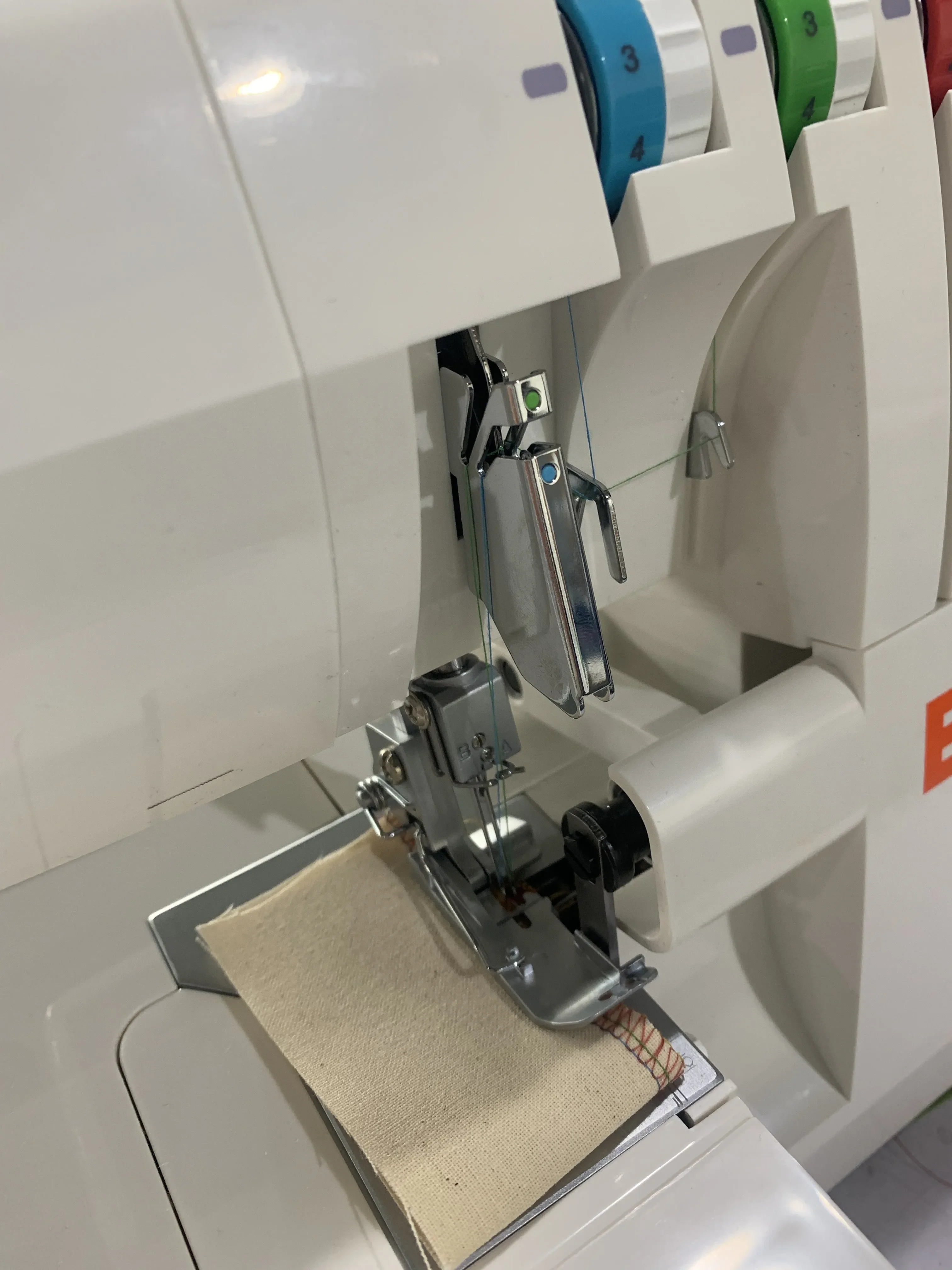 BT-703 hot selling home mini overlock machine household