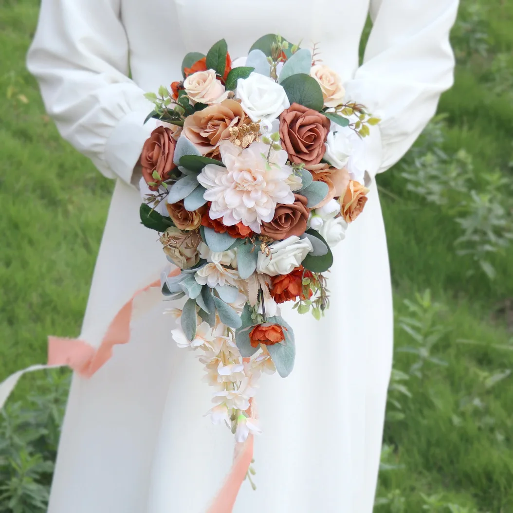Simulation of the bride's water droplets holding flowers Sen outdoor wedding photo bouquet wedding supplies