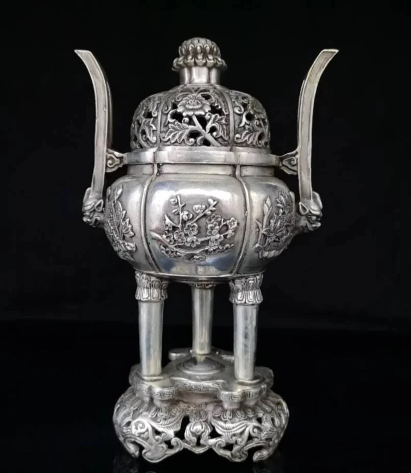 

Китайская белая Статуэтка с цветком сливы