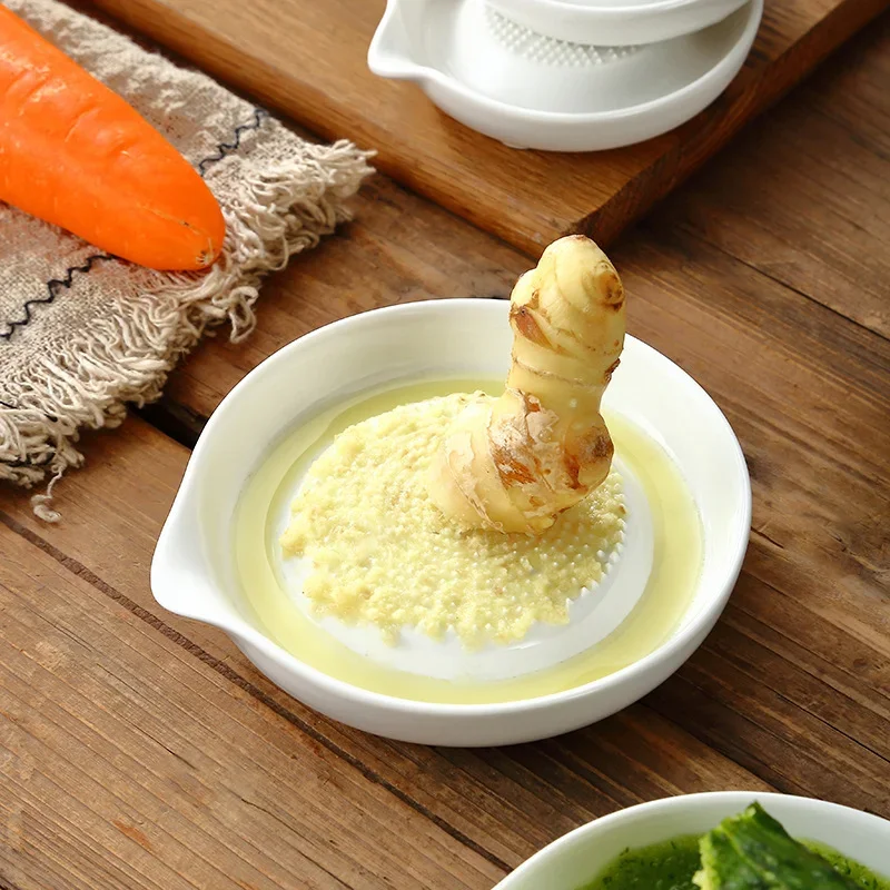 White Simple Style Ceramic Burnishing Machine Portable Porcelain Carrot Ginger Grinding Household