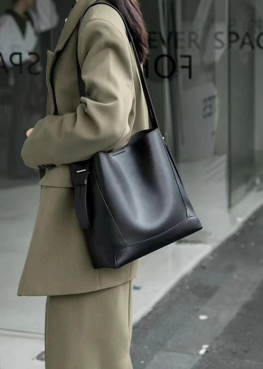 Bucket Bag Women's High-volume Leather Bag Superior Sense Of Simple Shoulder Messenger Bag Tote Bag