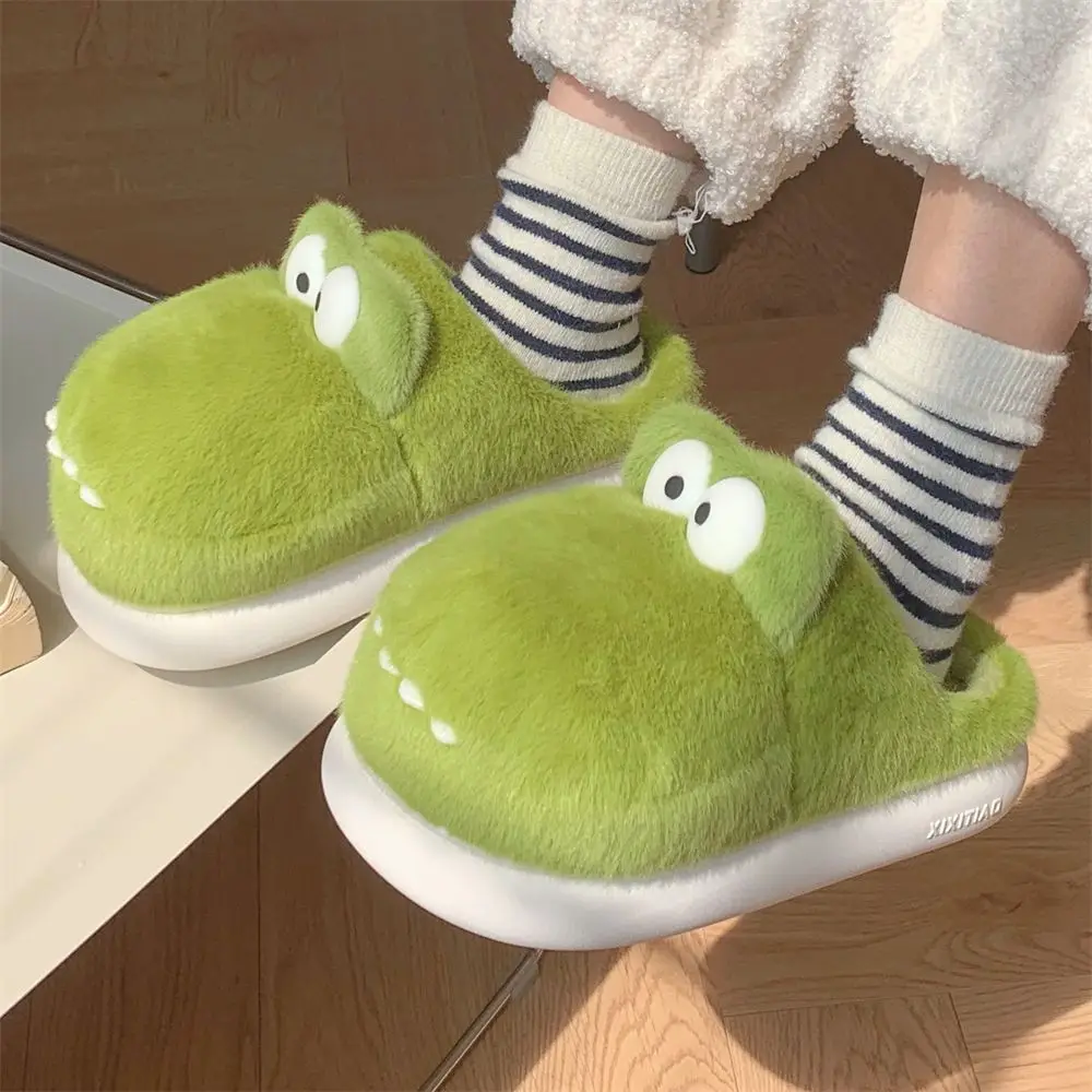 Fashion man slippers green crocodile flat mules designer animal mens slippers home furry shoes male's footwear in winter