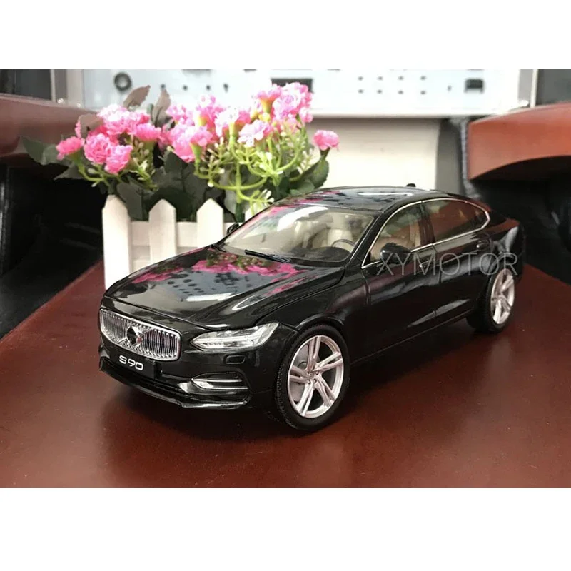 

1/18 for Volvo S90 T5 Sports Diecast Model CAR Boys Birthday Gifts Collection Ornament Display Metal,Plastic,Rubber Black/White