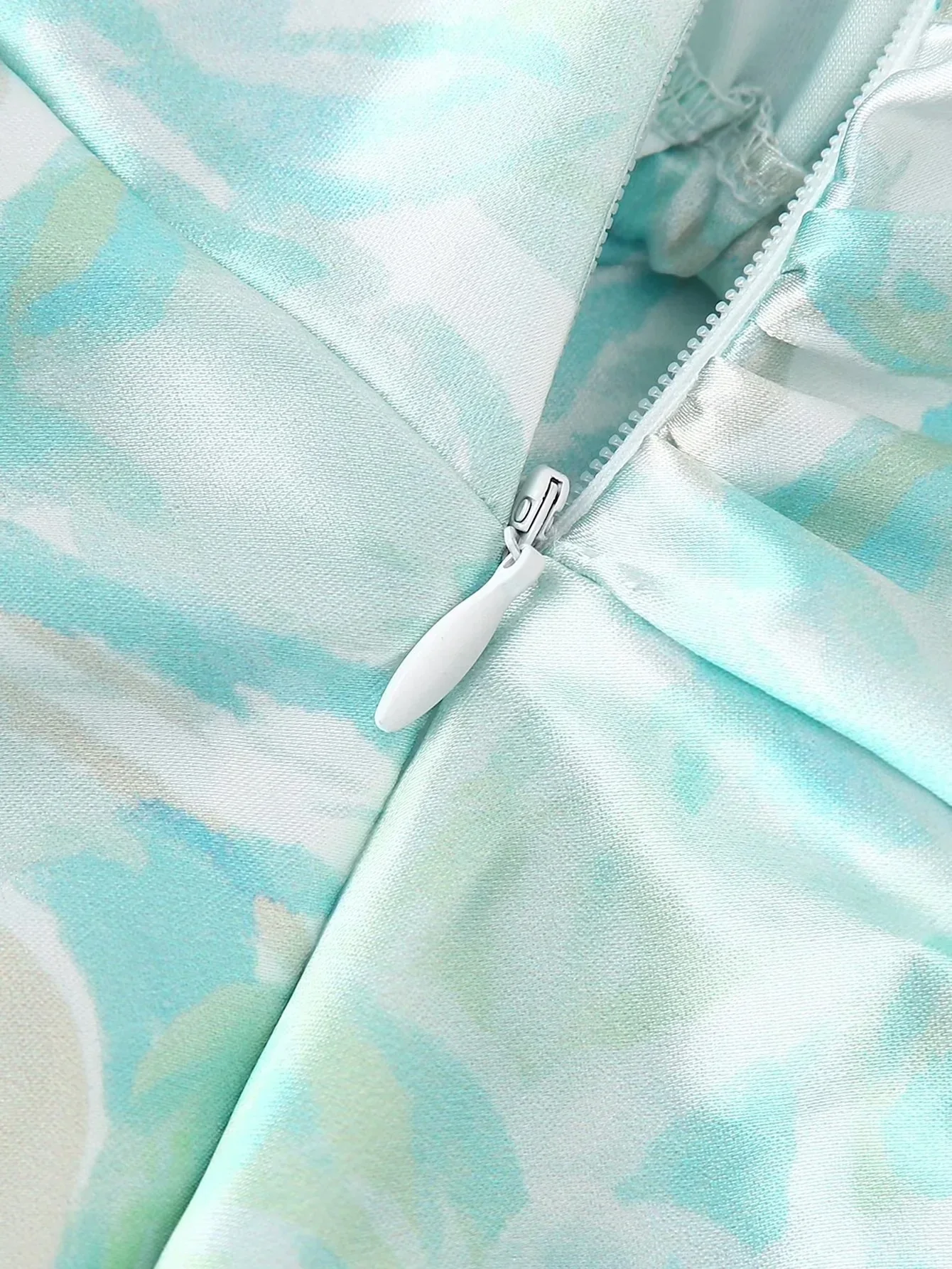  width=800></p>
<h1>SPECIFICATIONS</h1>
<p><span>Brand Name</span>: <span style=color:#333>Foridol</span></p>
<p><span>Elasticity</span>: <span style=color:#333>Non Strech</span></p>
<p><span>Sleeve Style</span>: <span style=color:#333>One-Shoulder</span></p>
<p><span>Fabric Type</span>: <span style=color:#333>SATIN</span></p>
<p><span>Pattern Type</span>: <span style=color:#333>Print</span></p>
<p><span>Fit Type</span>: <span style=color:#333>Regulai Fit</span></p>
<p><span>Silhouette</span>: <span style=color:#333>asymmetrical</span></p>
<p><span>Neckline</span>: <span style=color:#333>Diagonal collar</span></p>
<p><span>Decoration</span>: <span style=color:#333>Cut Out</span></p>
<p><span>Style</span>: <span style=color:#333>Beach Style</span></p>
<p><span>Dresses Length</span>: <span style=color:#333>Ankle-Length</span></p>
<p><span>Material</span>: <span style=color:#333>Polyester</span></p>
<p><span>Age</span>: <span style=color:#333>MIDDLE AGE</span></p>
<p><span>Origin</span>: <span style=color:#333>Mainland China</span></p>
<p><span>CN</span>: <span style=color:#333>Zhejiang</span></p>
<p><span>Season</span>: <span style=color:#333>Summer</span></p>
<p><span>Closure Type</span>: <span style=color:#333>zipper</span></p>
<p><span>Waistline</span>: <span style=color:#333>Natural</span></p>
<p><span>Sleeve Length(cm)</span>: <span style=color:#333>sleeveless</span></p>
<p><span>Release Date</span>: <span style=color:#333>Winter 2023</span></p>
<p><span>Model Number</span>: <span style=color:#333>DR2401004</span></p>
<p><span>Place Of Origin</span>: <span style=color:#333>China (mainland)</span></p>
<p><span>Gender</span>: <span style=color:#333>WOMEN</span></p>
<p>“</p>
			</div>
					<div class=