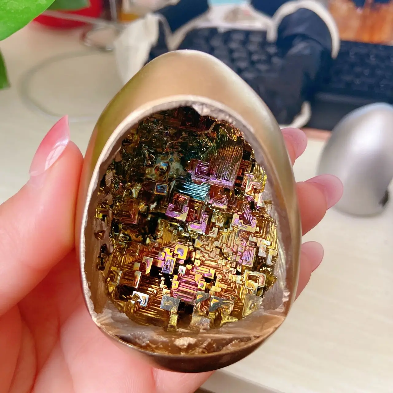 

1 шт., редкая цветная Пирамида висмута, собирает энергию, исцеляющий висмут, яйцо, кристаллы, изготовление висмута, металлический кристалл