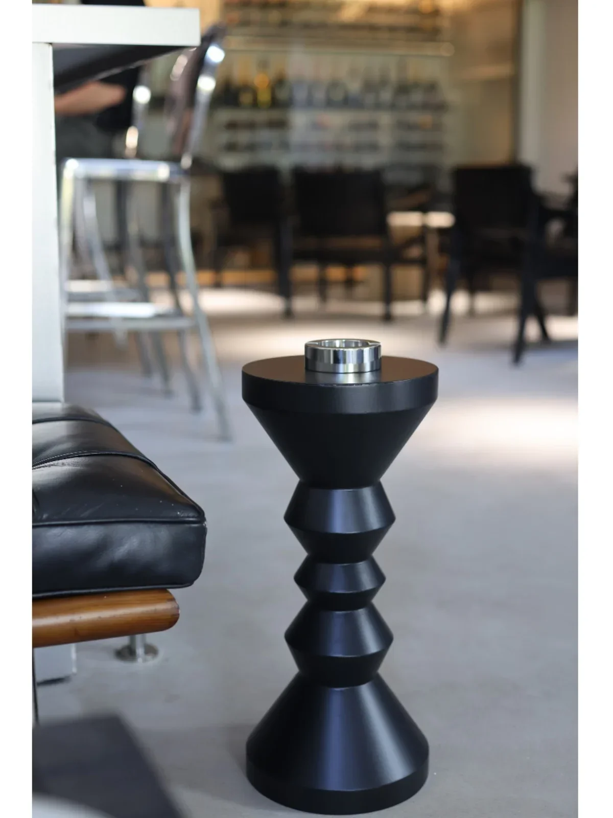 black-small-corner-table-living-room-metal-circular-minimalist-design-art-geometric-sofa-side-tables-furniture-wrought-iron-mesa