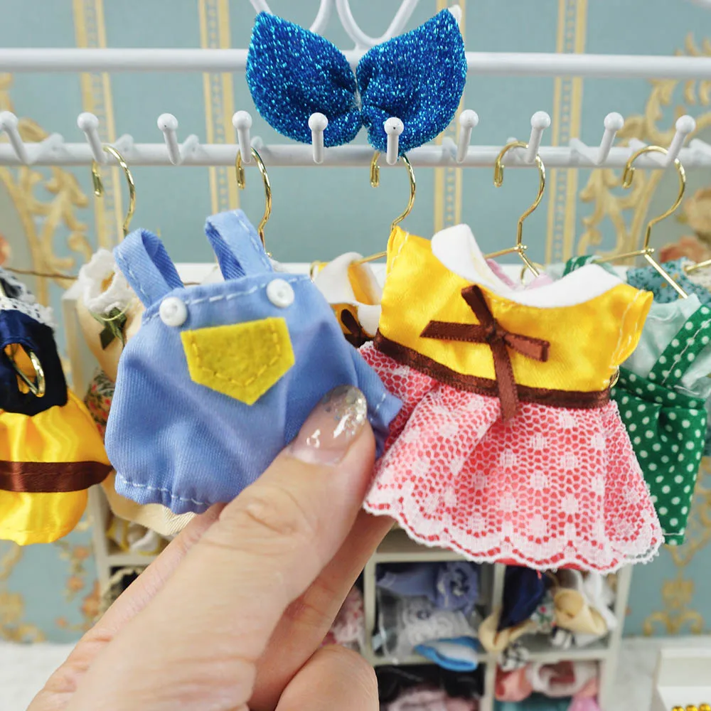 Dollhouse Accessories: Fashionable Forest Animal Family Clothing Set