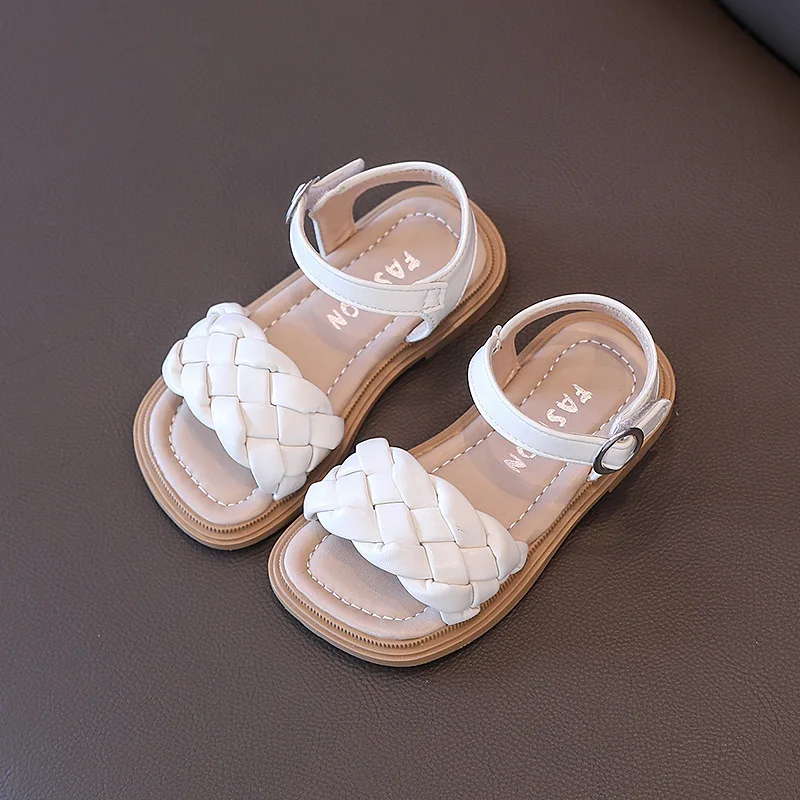 Fashion Design Girls Sandals Summer Children Beach Shoes Girls Open-toed Sandals Soft PU Leather Flat Knitted Sandals For Girl 2