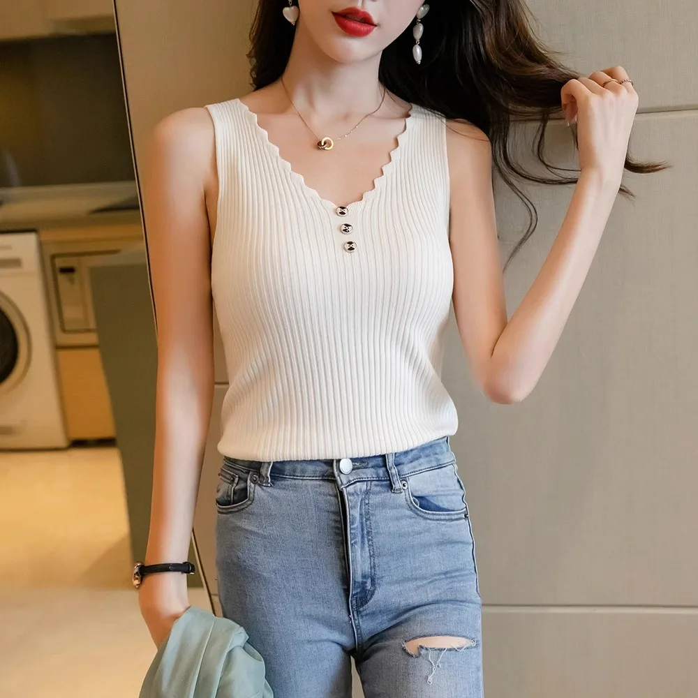 

Women's bottom shirt with V-neck ice silk black and white halter vest spring and summer sleeveless sweater top wear outside