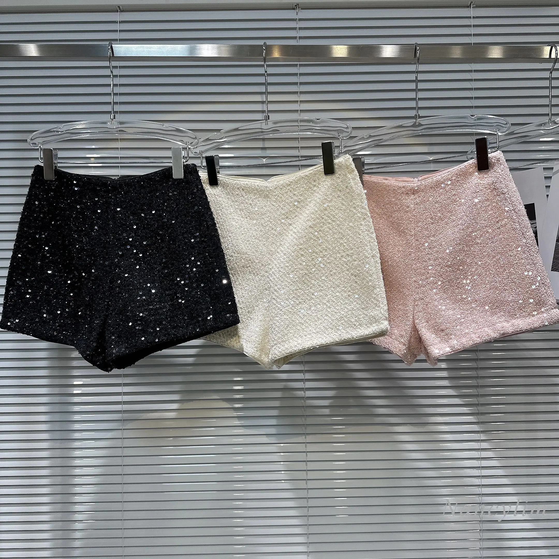2023 Autumn Wool Shorts Womens New Shiny Sequined Tweed Solid Color Slim Straight Three Points Shorts White Black Pink