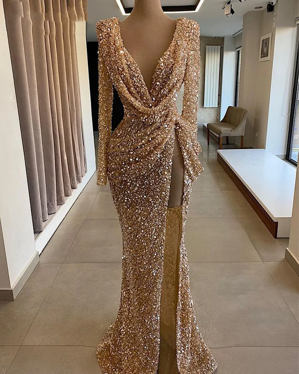 

Dubai Sparkly Sequins Evening Dresses Sexy V Neck High Slit Long Sleeves Women Party Long Mermaid Prom Gown Robes De Soirée