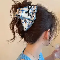 Exquisite Plaid Bow Hair Clip - Trendy & Chic Hair Accessory (Beige)