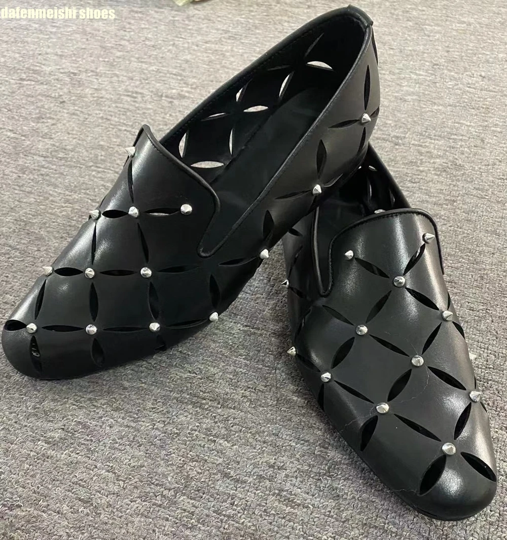 Round Toe Slip On Summer Black Shoes 2024 New Fashion Men Casual Shoes Rivet Breathable Leather Flat Sole Novelty Sandals