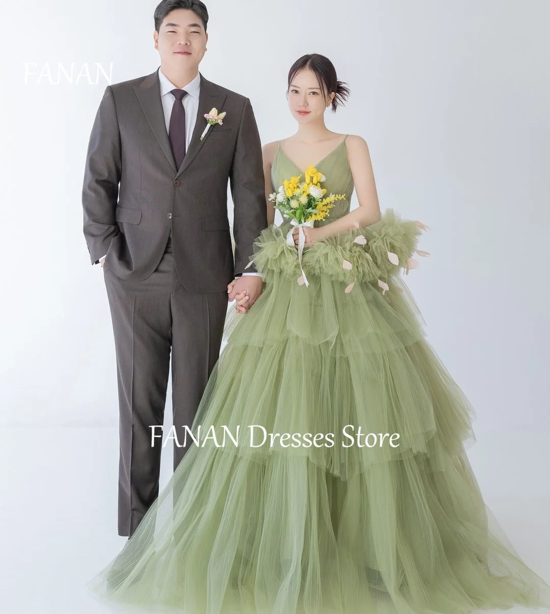 

FANAN Tiered V-Neck Tulle Evening Party Dresses Green Korea Zipped Sleeveless Wedding Women Formal Gowns Event Prom Gowns