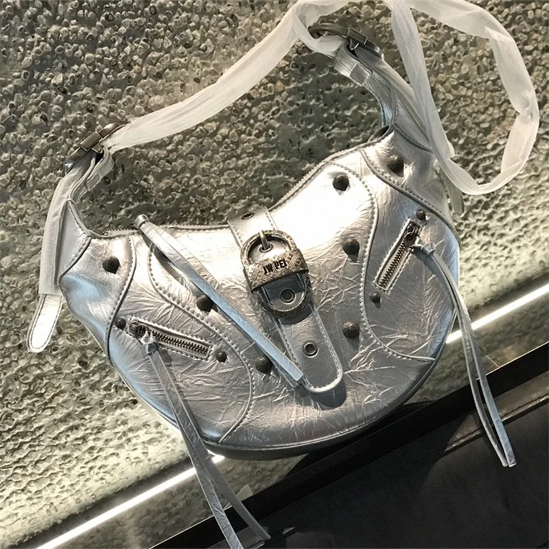 حقيبة كتف نسائية من جلد البقر المشمع بتصميم كلاسيك...