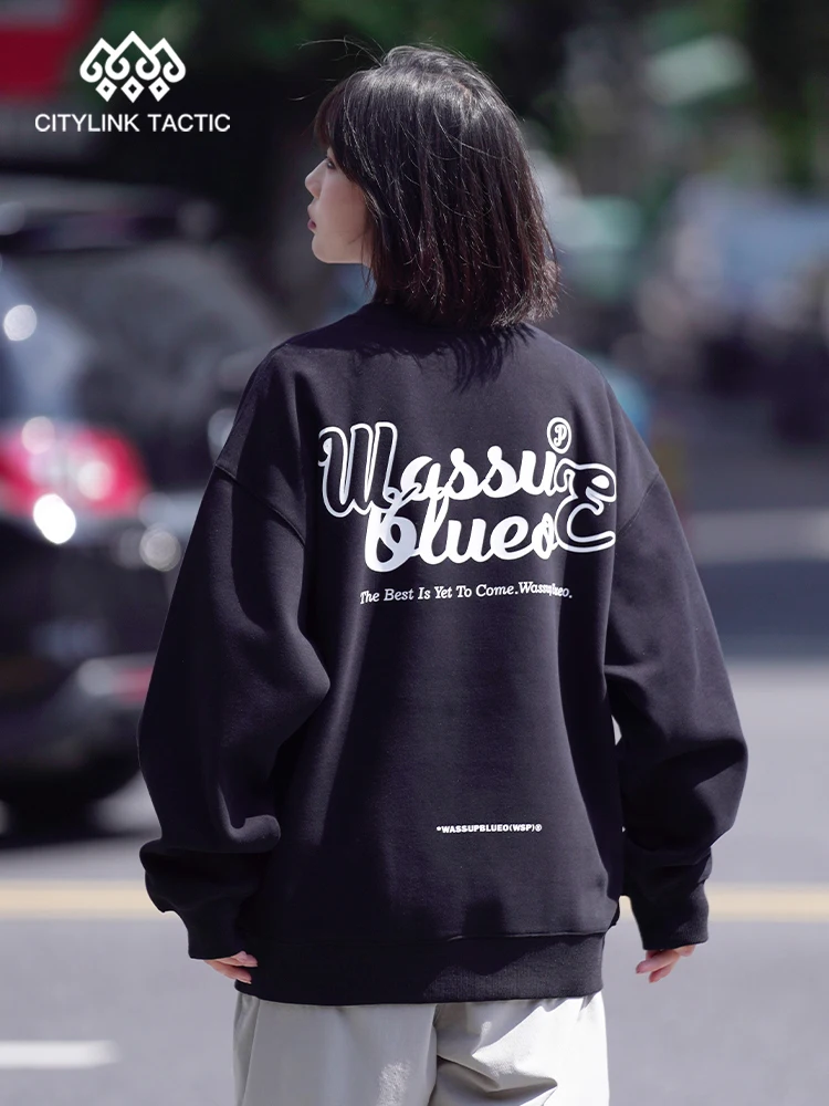 

Wassup Blueo Co Branded New Loose Black Long Sleeved Fashion Top Spring Round Neck Sweater For Men And Women