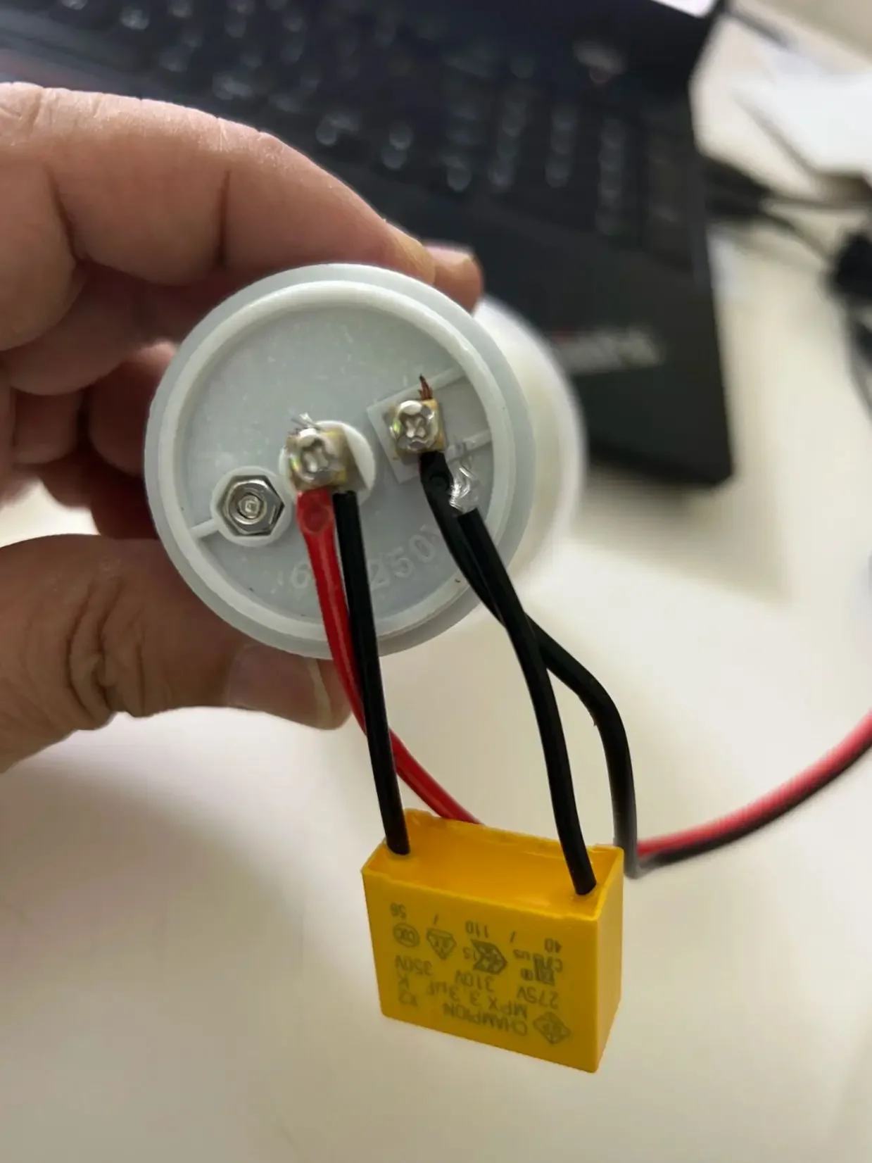 Anti-Flicker X2 4.7μF Film Capacitor for No-Neutral Switches