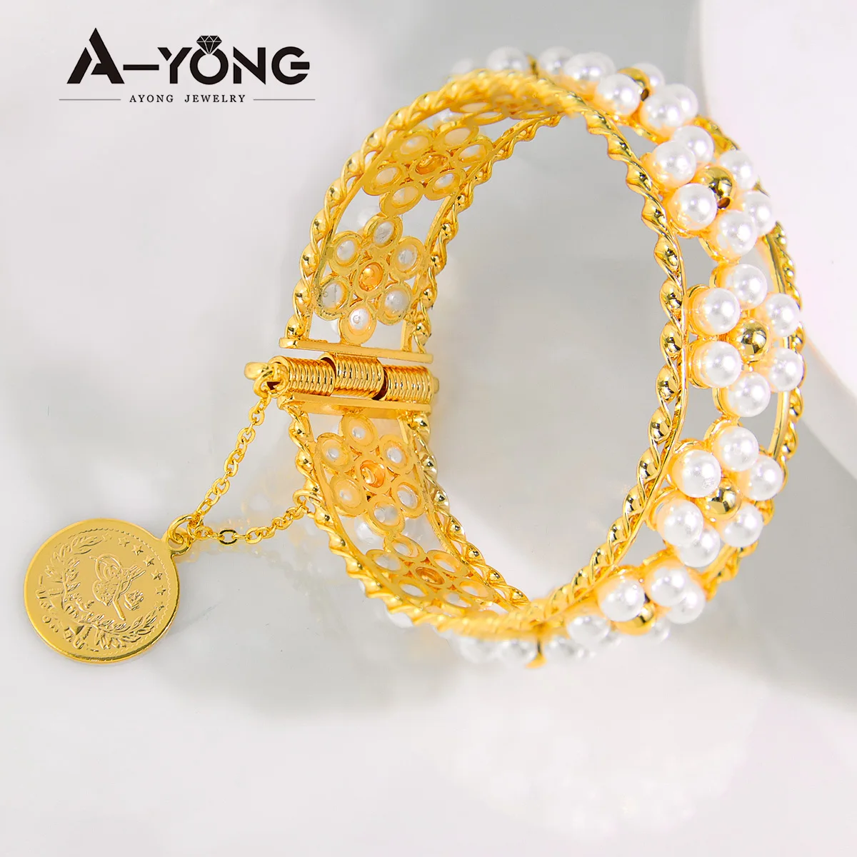 Italienische elegante Perlen Gold Farbe Armbänder 21 Karat vergoldet Luxus Manschette Armreifen arabische brasilianische Frauen Muttertag Party Schmuck – Detail 6
