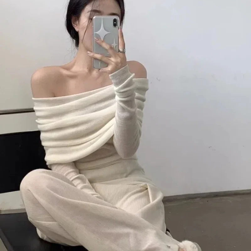 Autumn and Winter One Shoulder Sweater for Women Large Collar Off Shoulder Gentle Temperament Long Sleeve Knitted Sweater 132