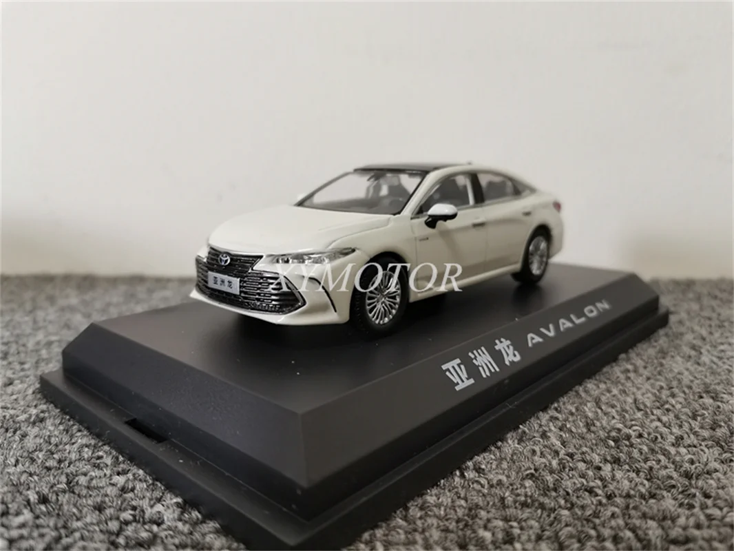 

1/43 For Toyota Avalon Diecast Car Model Toys kids Boy Girl Toys Gift Hobby White/Brown Display Collection Ornaments