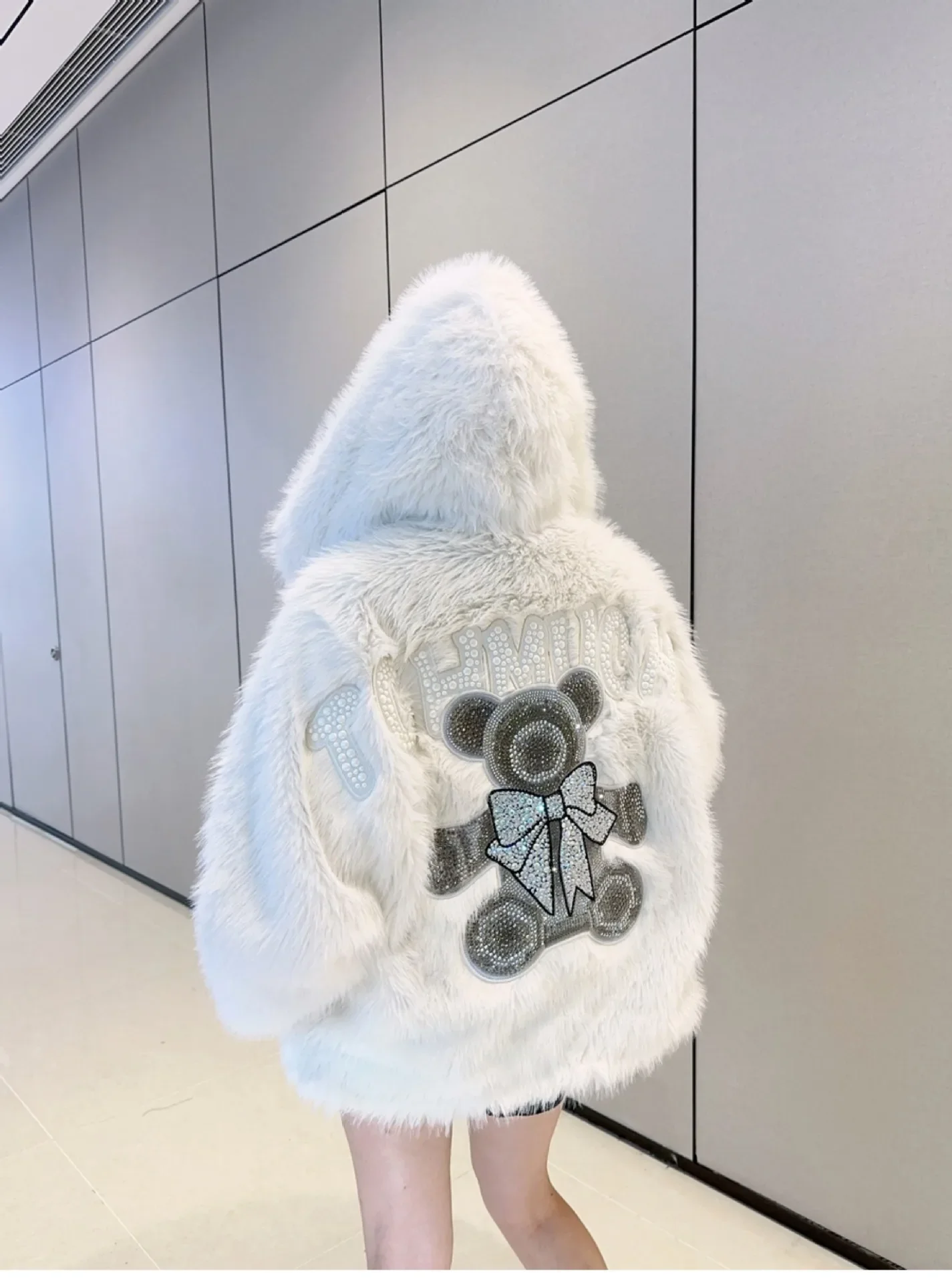 Women's 2023 Winter Clothes Fashion Fur Coats Rhinestone Bow Bear Cute Loose Jackets Long Sleeve Hooded Solid Color Lady Coats